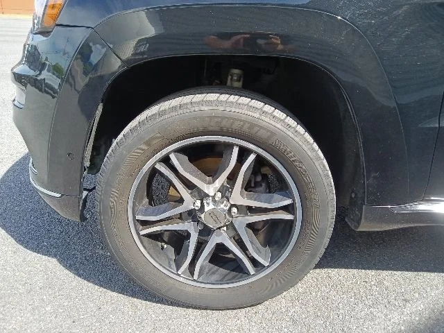 Used 2020 Black Jeep Summit image 10