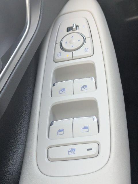 New 2026 White Hyundai SEL Sport image 22