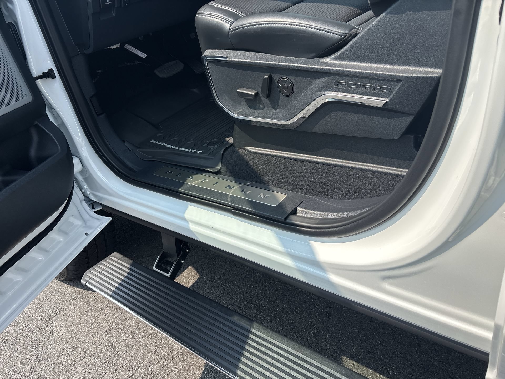 New 2026 Star White Metallic Tri-Coat Ford F-350® Platinum® image 39