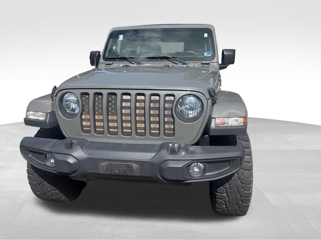 Used 2019 Gray Jeep Unlimited Sahara image 3