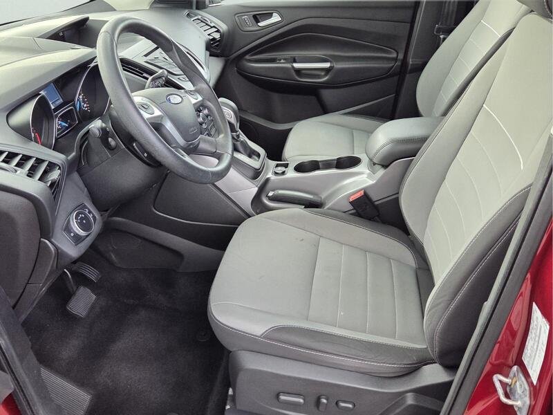 Used 2015 Ruby Red Metallic FORD FWD 4DR SE image 10