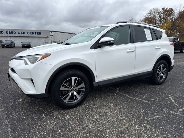2018 Toyota RAV4 XLE photo 2