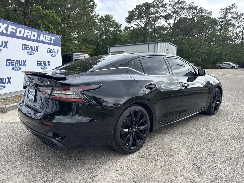 Used 2023 Black Nissan SR image 13