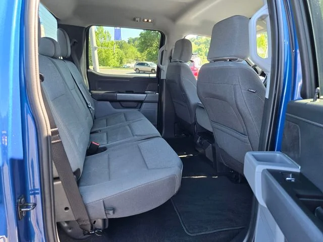 Used 2025 Blue Ford XLT image 19