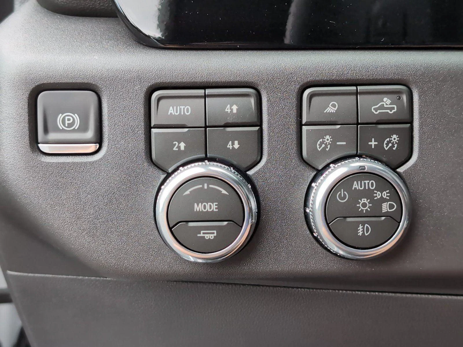 New 2026 Summit White GMC Elevation image 31