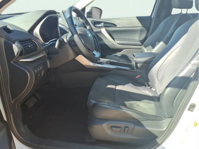 Used 2025  Mitsubishi SE image 16
