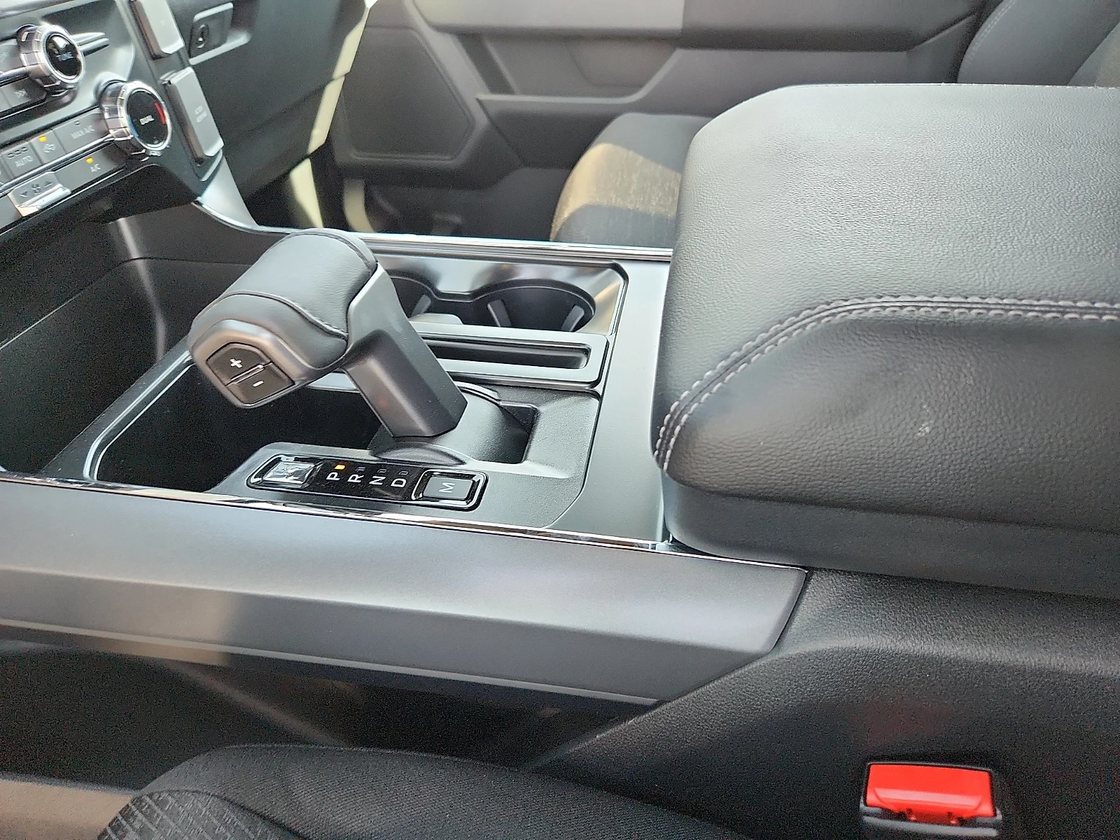 New 2026 Oxford White Ford XLT image 25