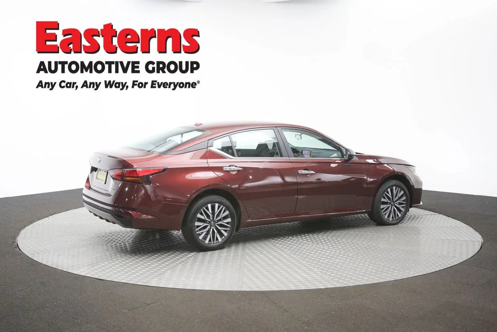 Used 2025 Red Nissan 2.5 SV image 38