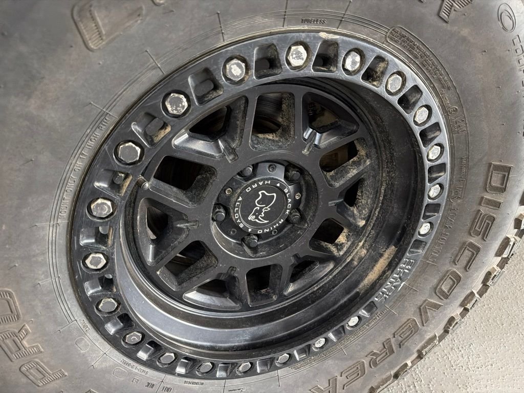 Used 2018 Ocean Blue Metallic Jeep Unlimited Rubicon image 9