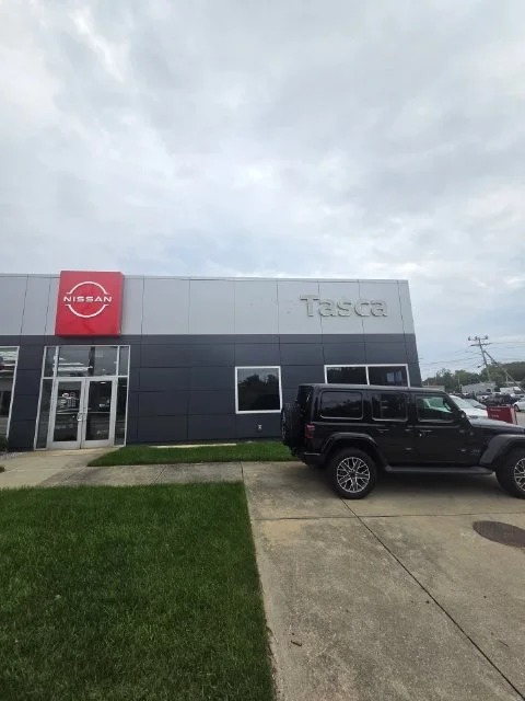 Used 2022 Gray Nissan SV image 22