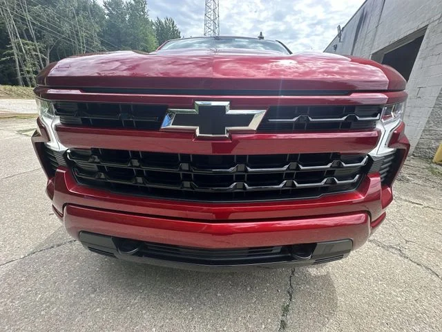 Used 2023 Red Chevrolet RST image 34