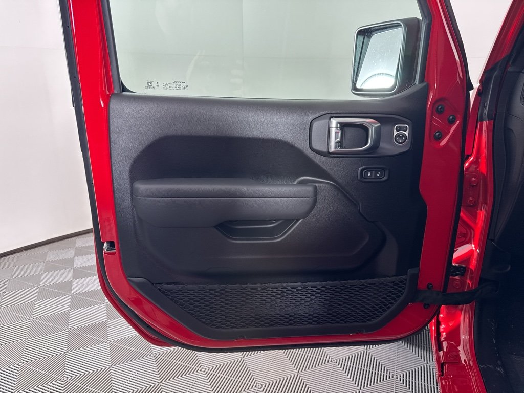 New 2026 Firecracker Red Clear-Coat Exterior Paint Jeep Sport S image 27
