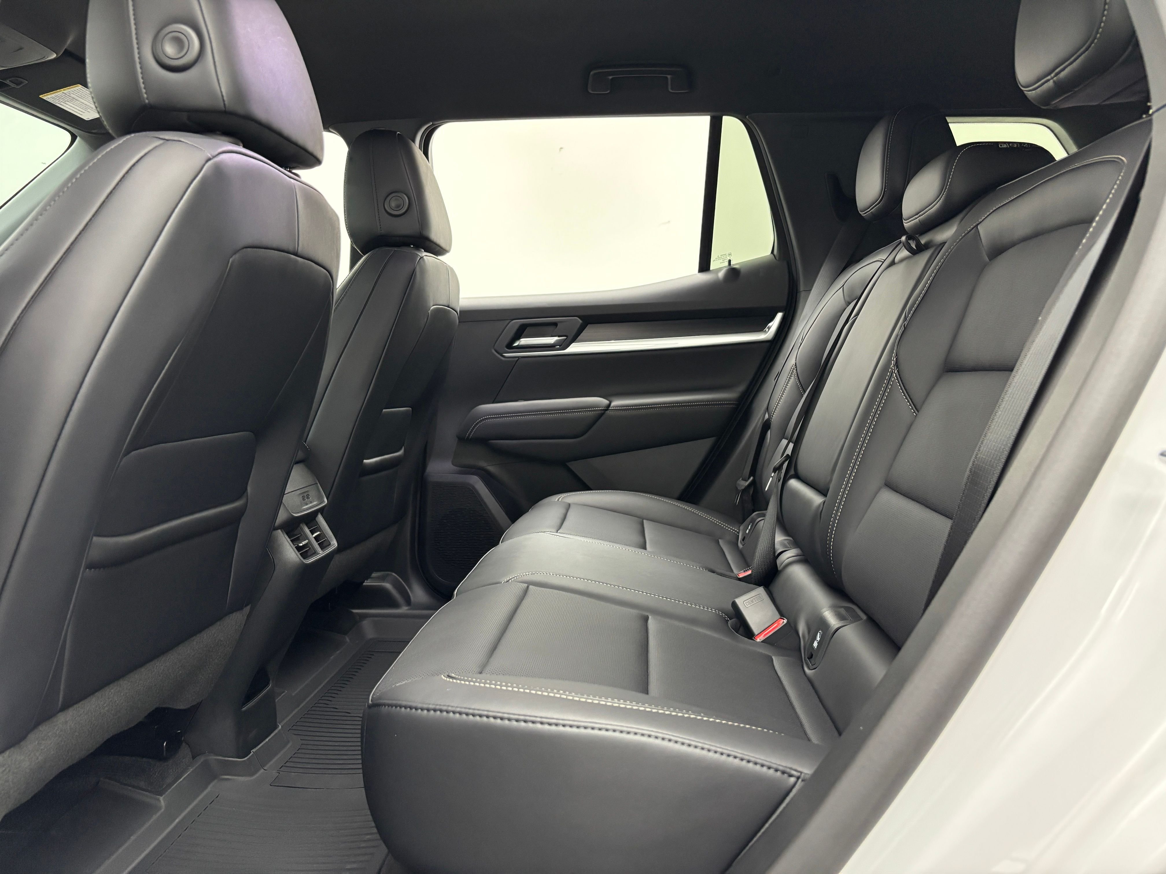 New 2027 Summit White GMC Elevation image 38