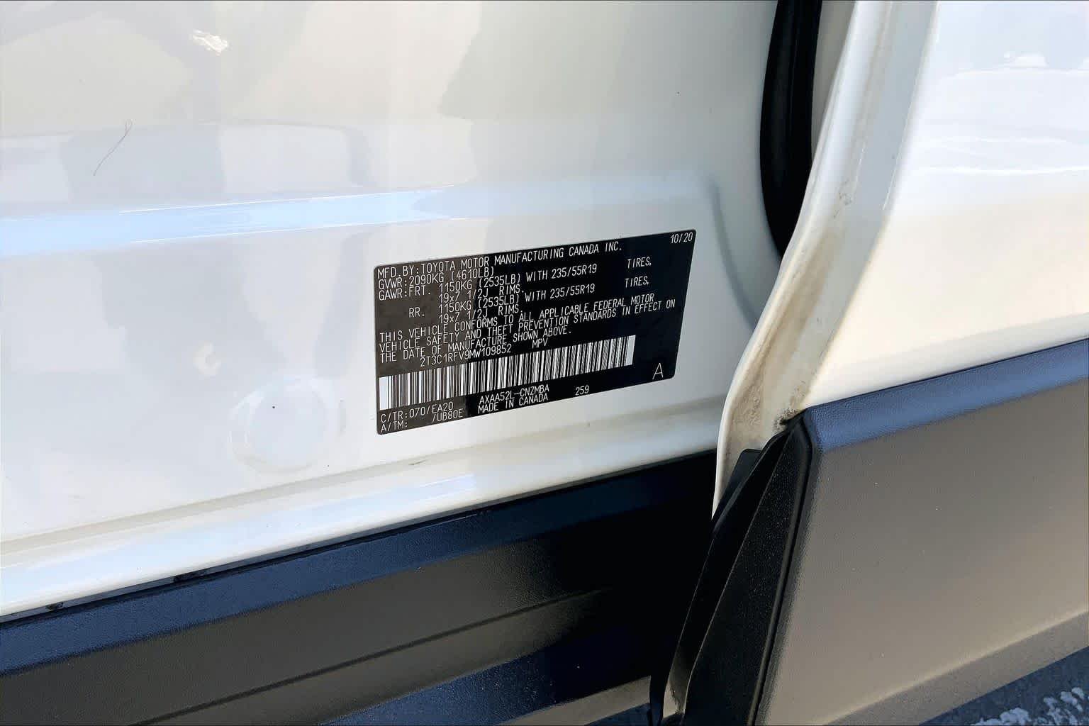 Certified Used 2021 Blizzard Pearl Toyota XLE Premium image 36