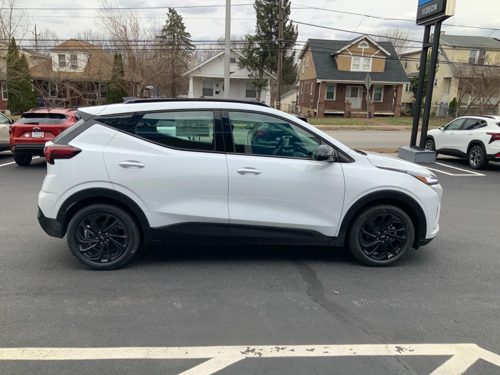 2027 Chevrolet Bolt RS - Photo 8