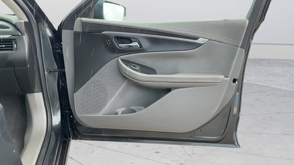 Used 2019 NIGHTFALL GRAY METALLIC Chevrolet LT image 21