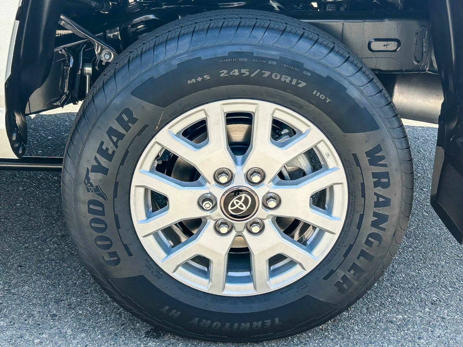 New 2026 Ice Cap Toyota SR5 image 11