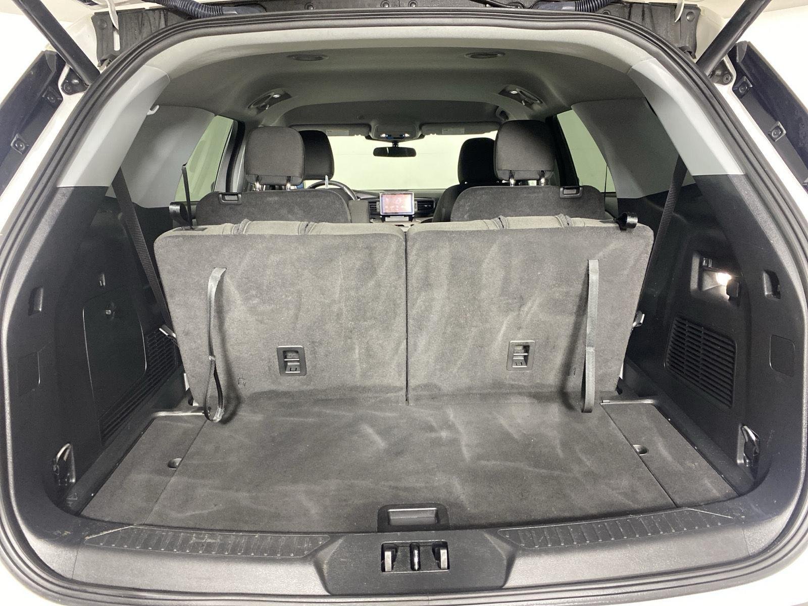 Used 2024 Star White Metallic Tri-Coat Ford XLT image 25