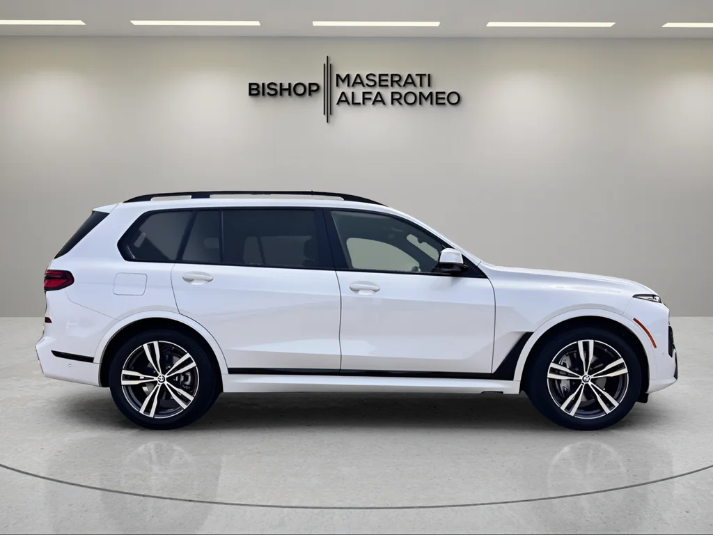 Used 2025 White BMW xDrive40i image 7