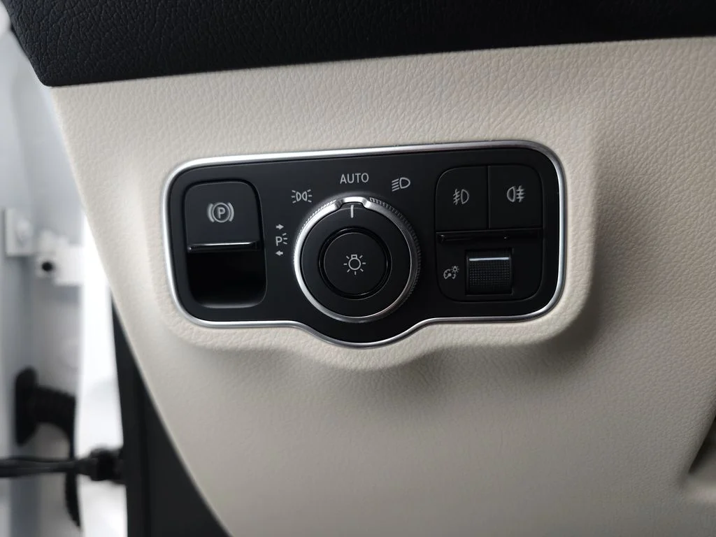 Certified Used 2026 Polar White Mercedes-Benz GLB 250 image 9