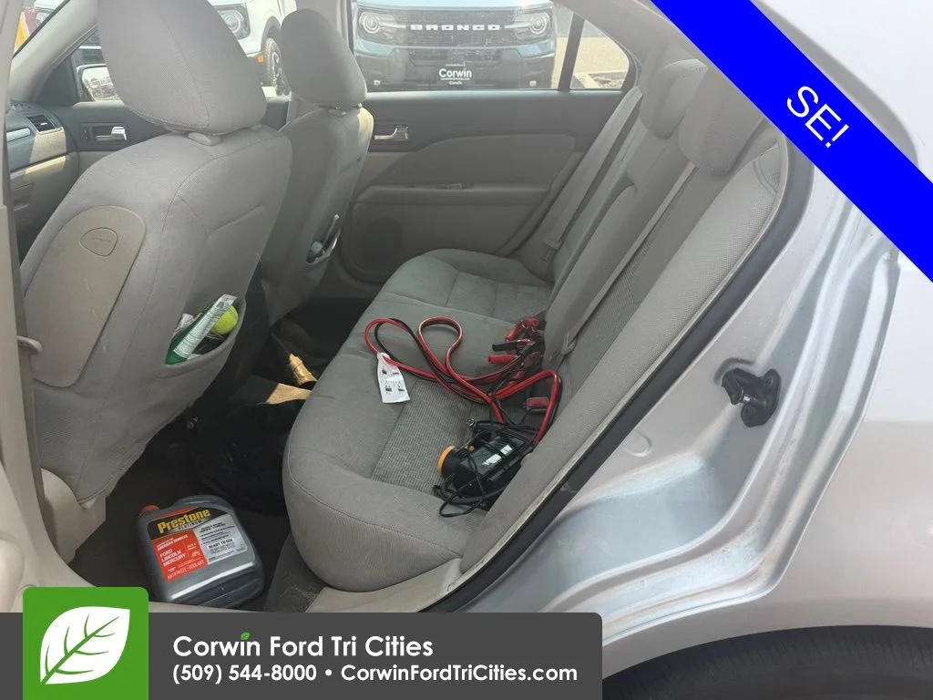 Used 2010 Brilliant Silver Metallic Ford SE image 10