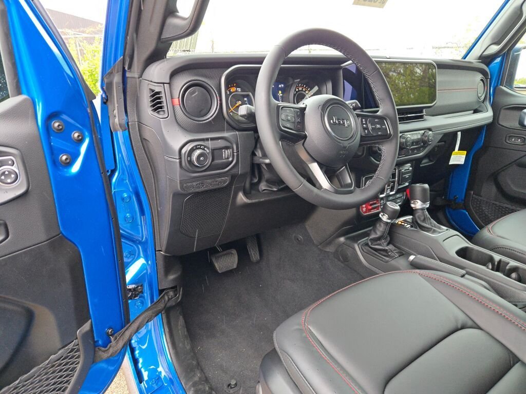 New 2026 Hydro Blue Pearl-Coat Exterior Paint Jeep Rubicon image 20