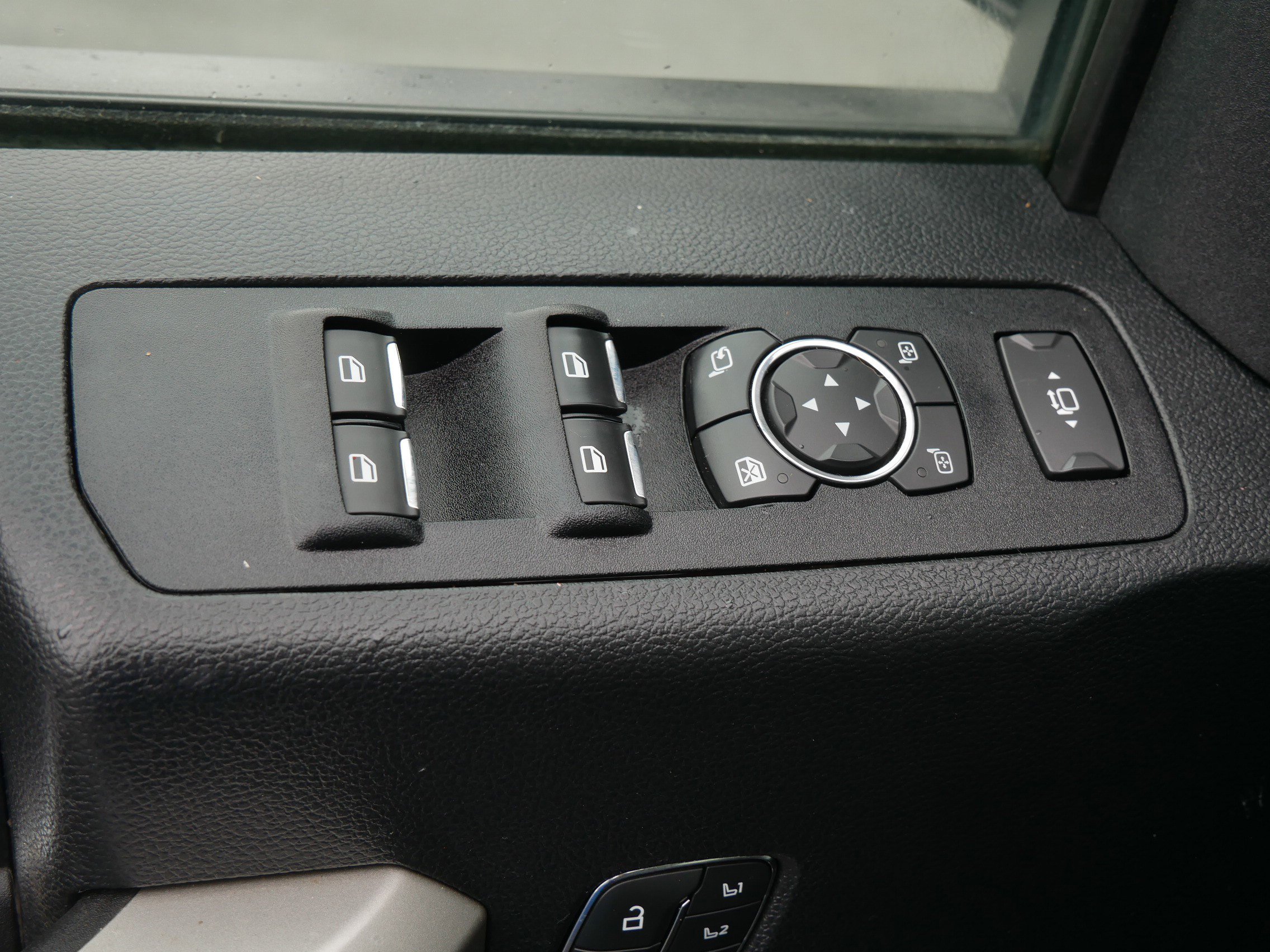Used 2021 Black Ford LARIAT image 18