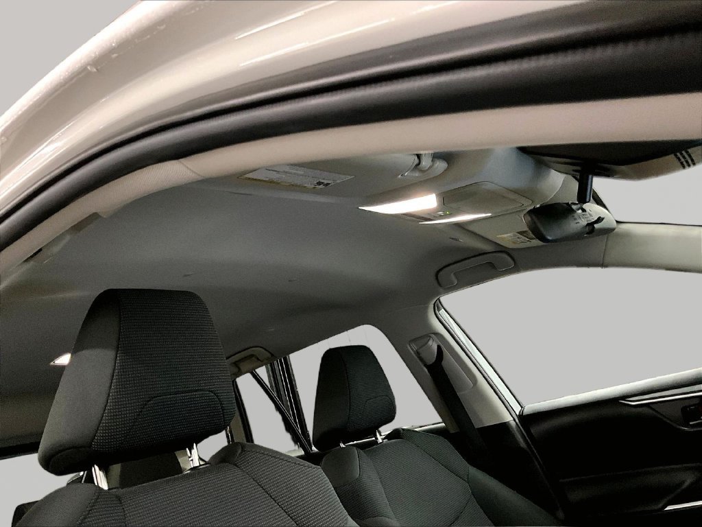 Used 2025 Ice Toyota LE image 22