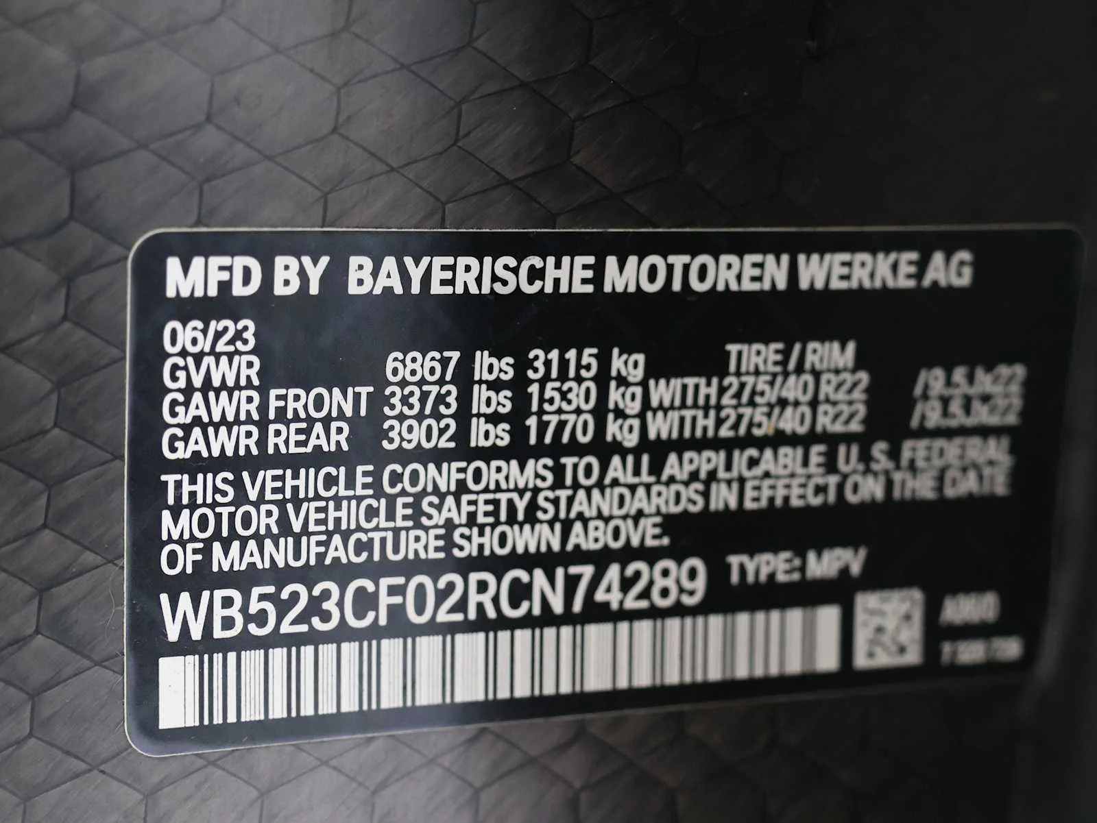 Used 2024 Mineral White Metallic BMW xDrive50 image 25