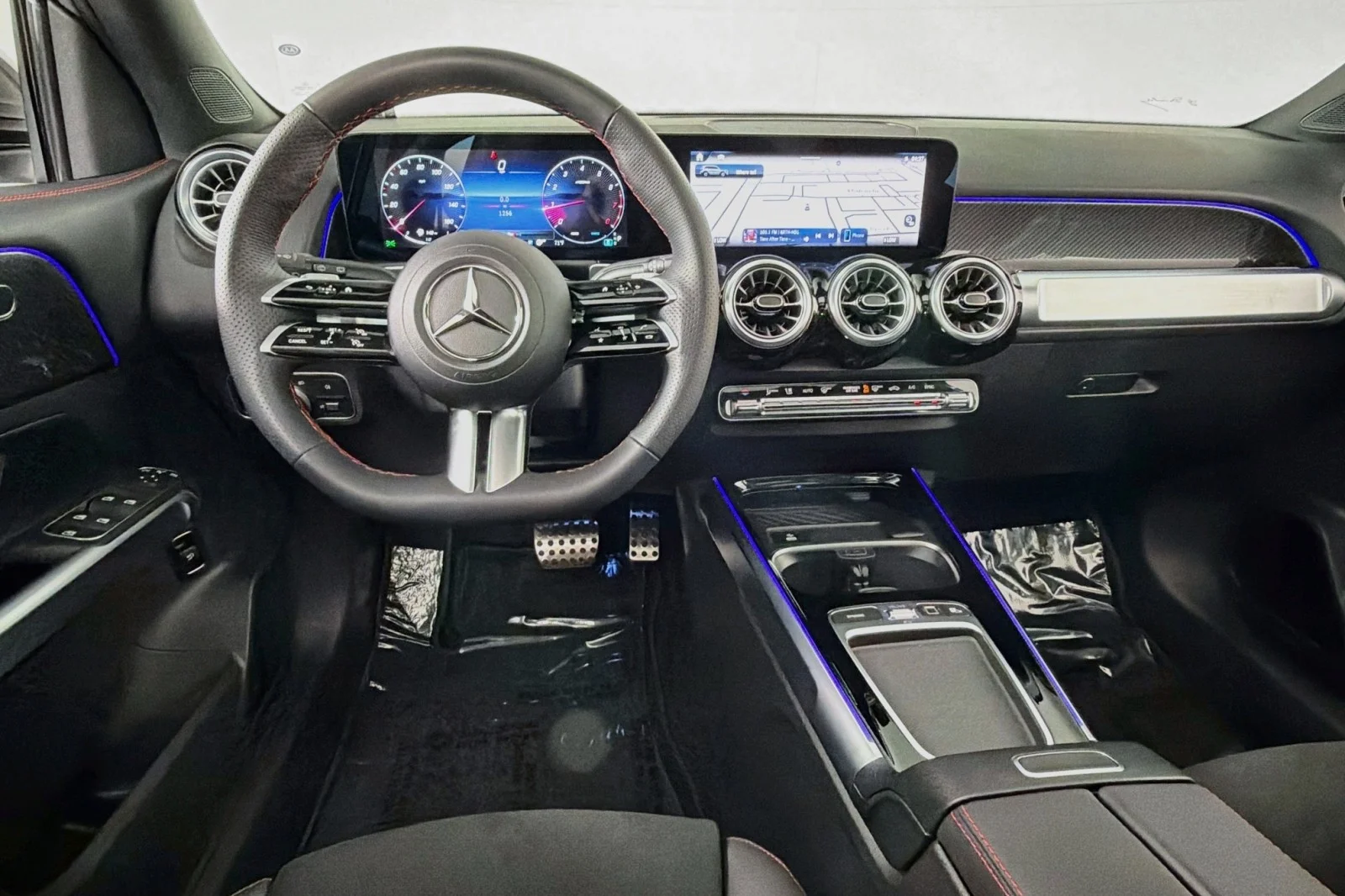 Used 2025 Cirrus Silver Metallic Mercedes-Benz 250 image 4