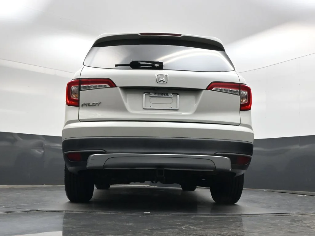 Used 2019 White Diamond Pearl Honda EX image 37