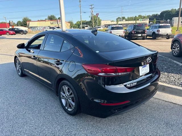 Used 2018 Black Hyundai SEL image 6