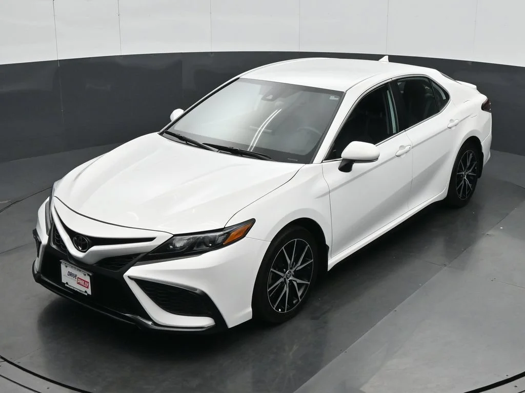 Used 2024 White Toyota SE image 18