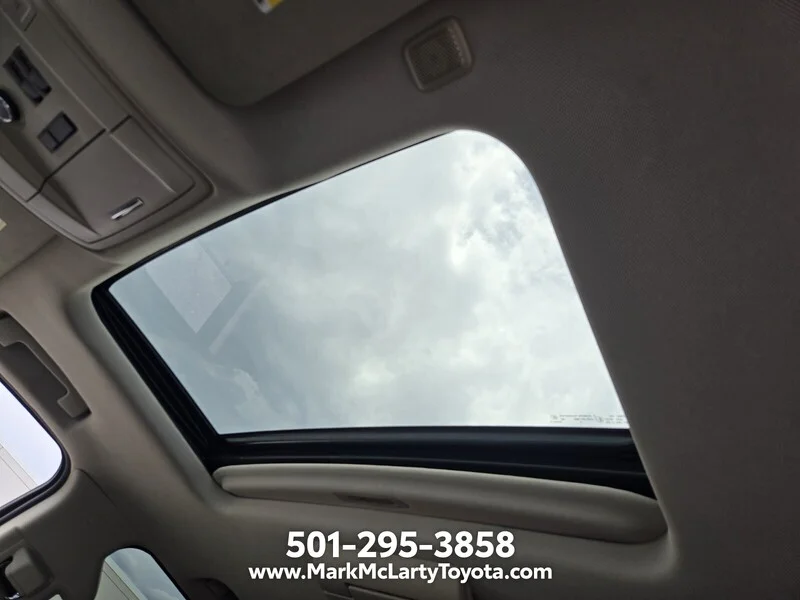 Used 2016 Pearl CHEVROLET 4WD 4DR LTZ image 12