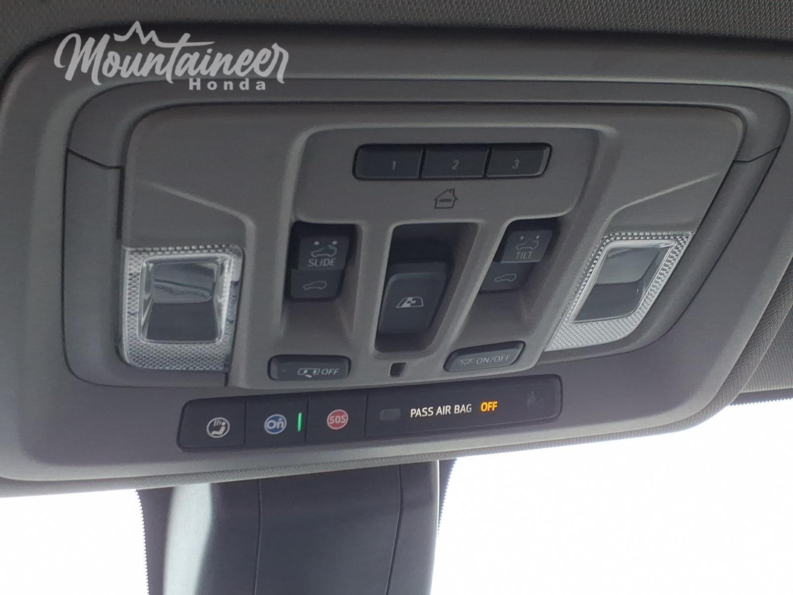 Used 2020 White Frost Tricoat GMC Denali image 34