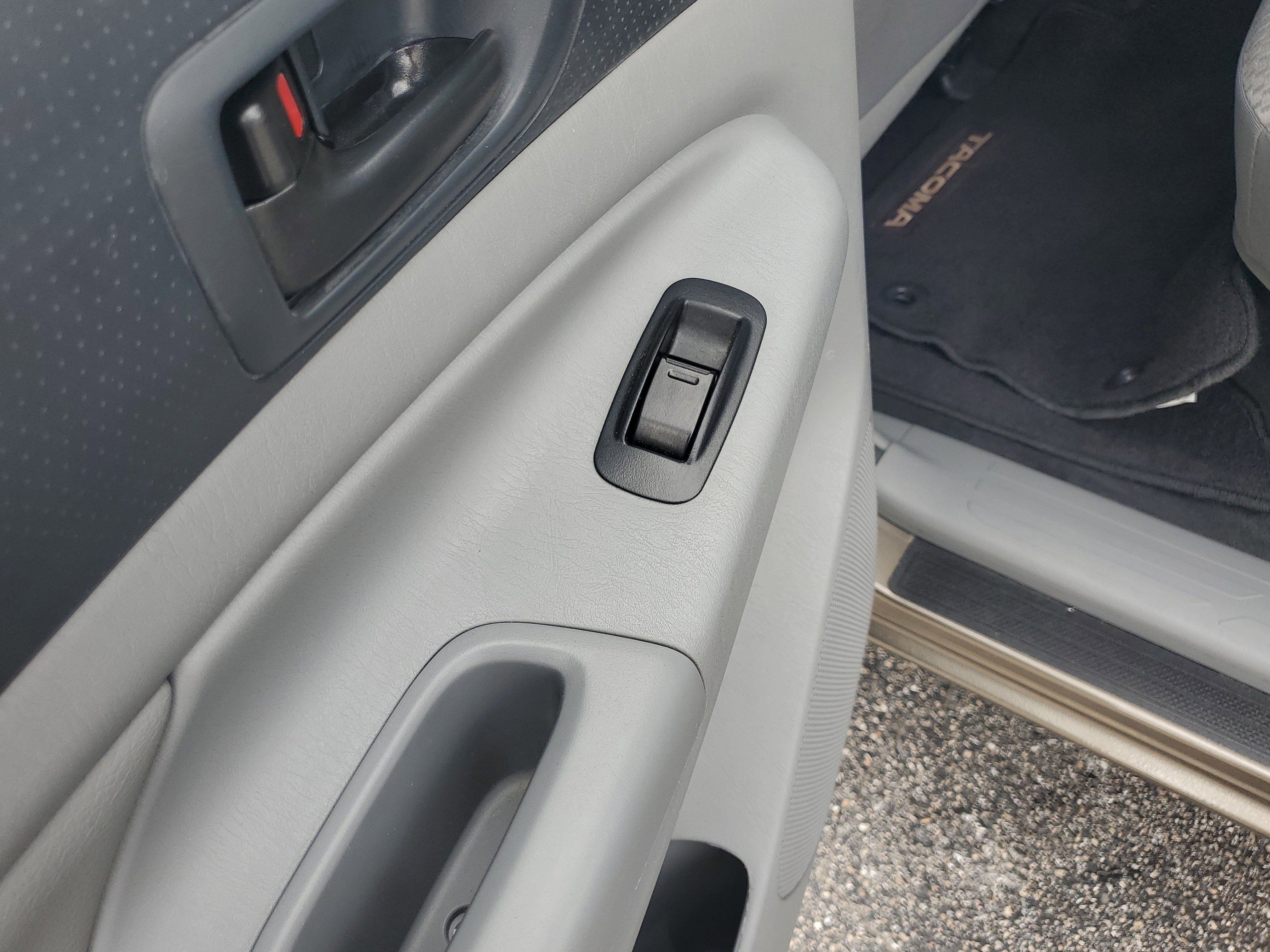 Used 2015 Pyrite Mica Toyota Base image 12