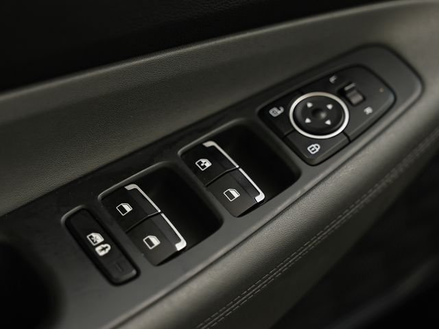 Used 2023 Twilight Black Hyundai SE image 16