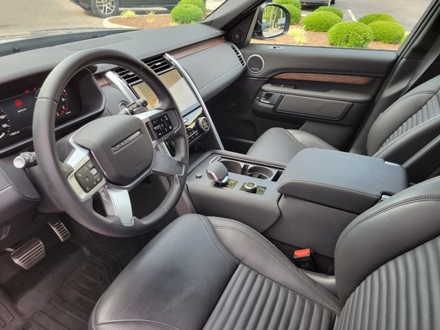 Used 2025 Bronze Land Rover Dynamic SE image 26