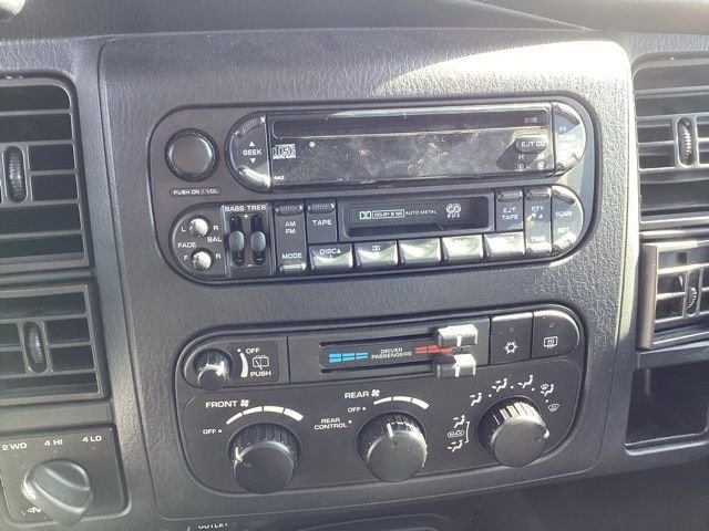 Used 2003 Maroon Dodge SLT image 16