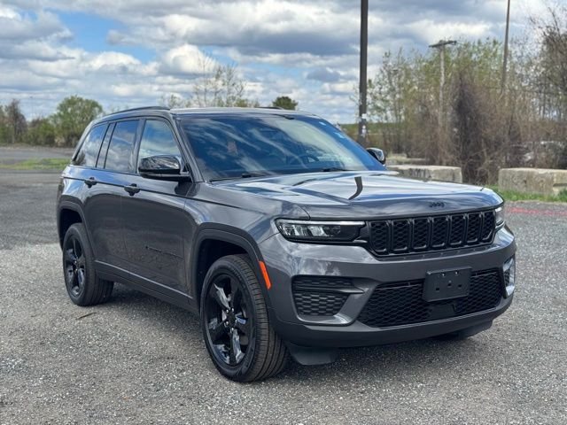 Used 2023 Gray Jeep Altitude X image 7