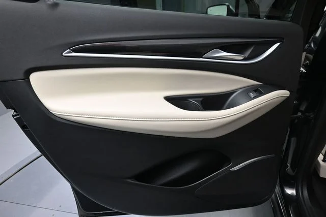 Used 2019 Black Buick Essence image 13