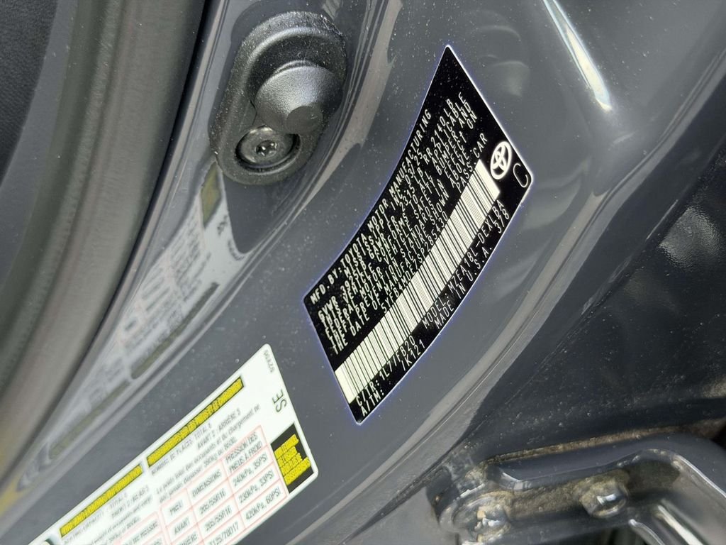 Certified Used 2025  Toyota LE image 27