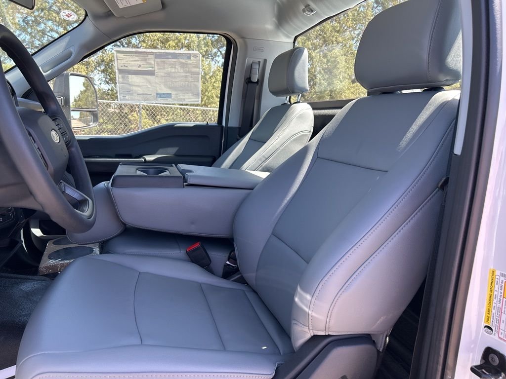 New 2026 Oxford White Ford XL image 14