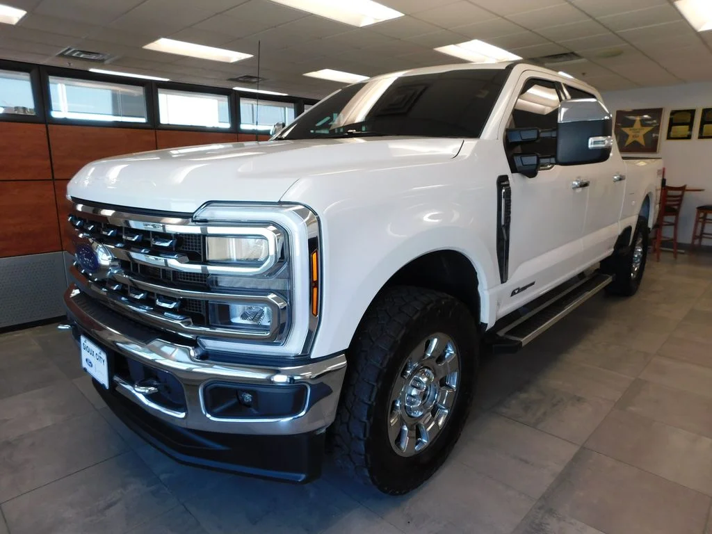2024 Ford F-250 Lariat 4x4 Crew Cab 6-3/4' Box's photo