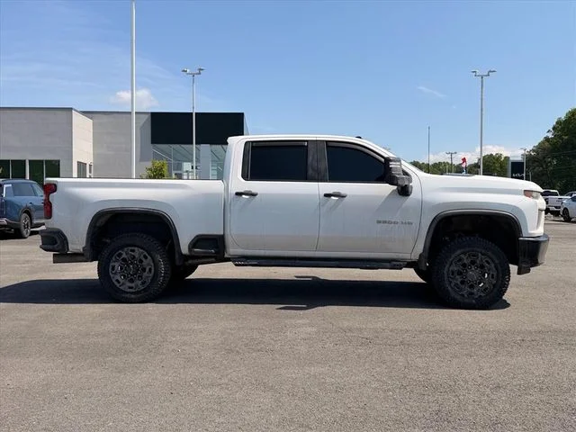 Used 2023 White Chevrolet Custom image 18
