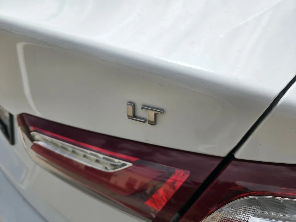 Used 2022 Summit White Chevrolet LT image 28