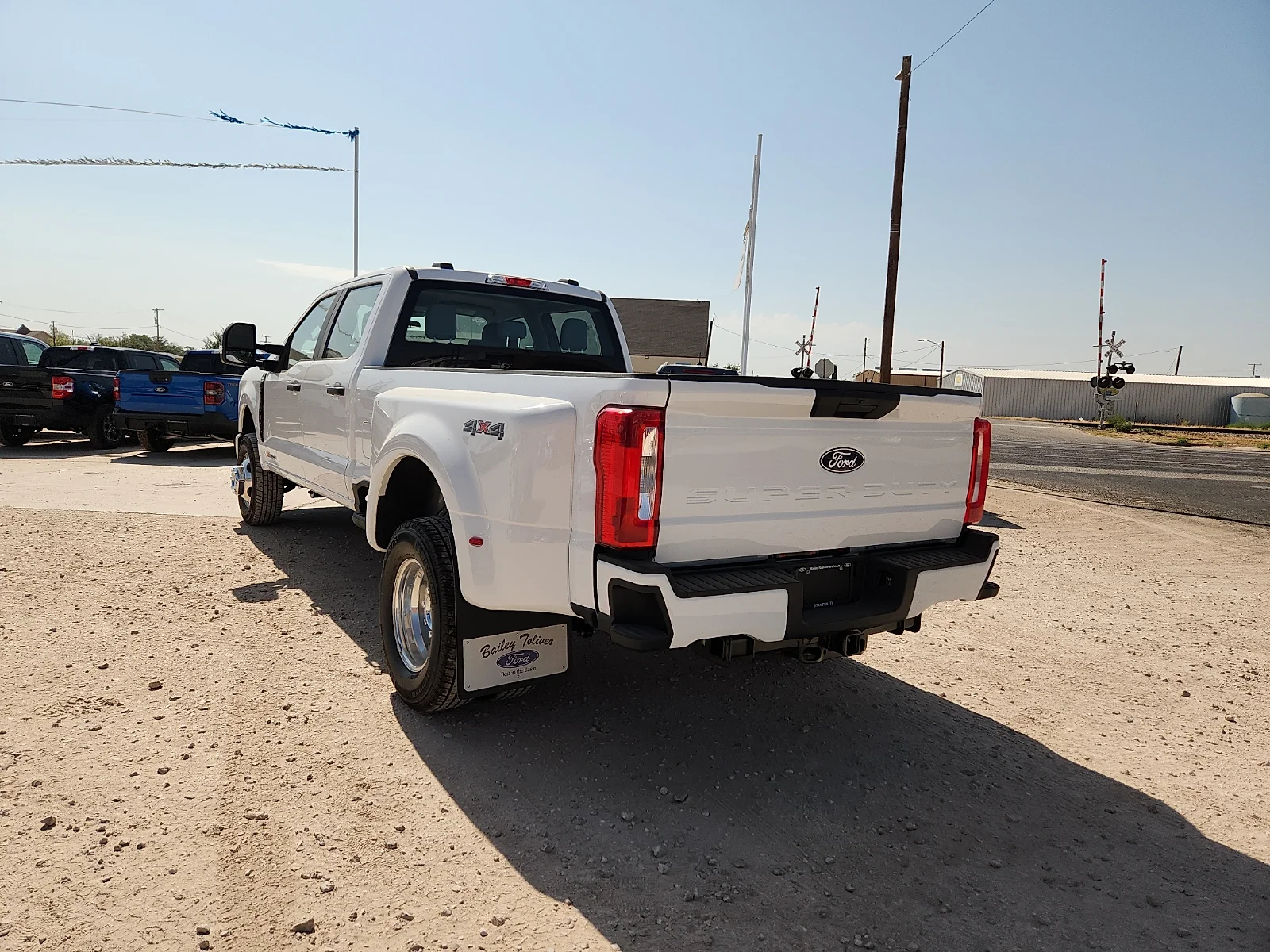 New 2027 Oxford White Ford XL image 5