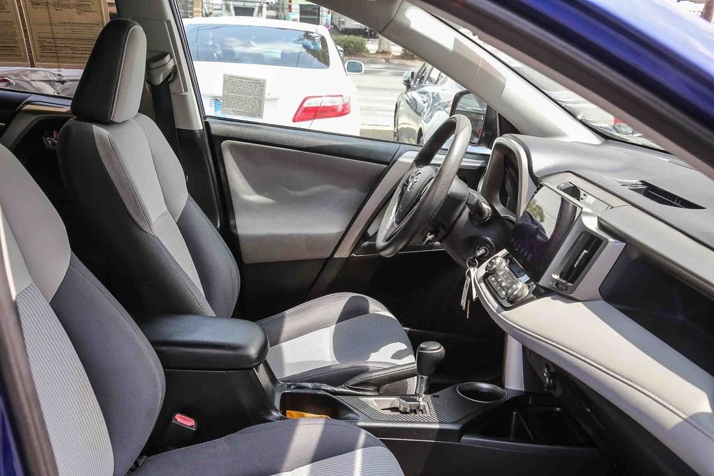 Used 2014 Blue Toyota XLE image 16