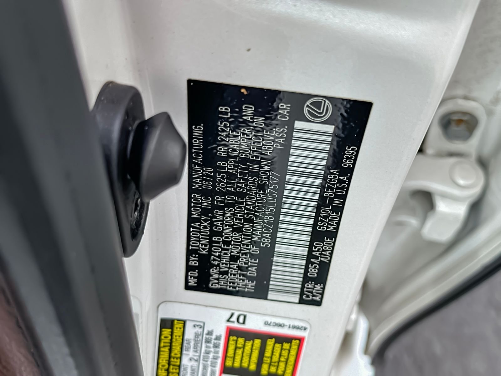 Used 2020 White Lexus 350 image 28