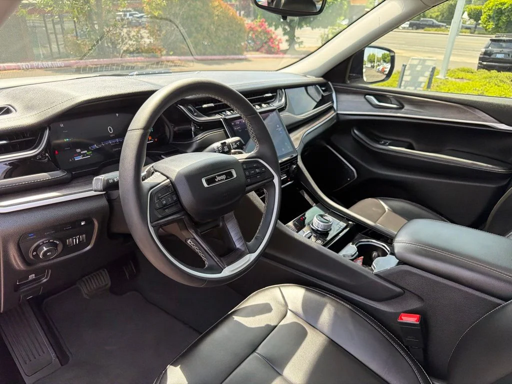 Used 2023 White Jeep 4xe image 16